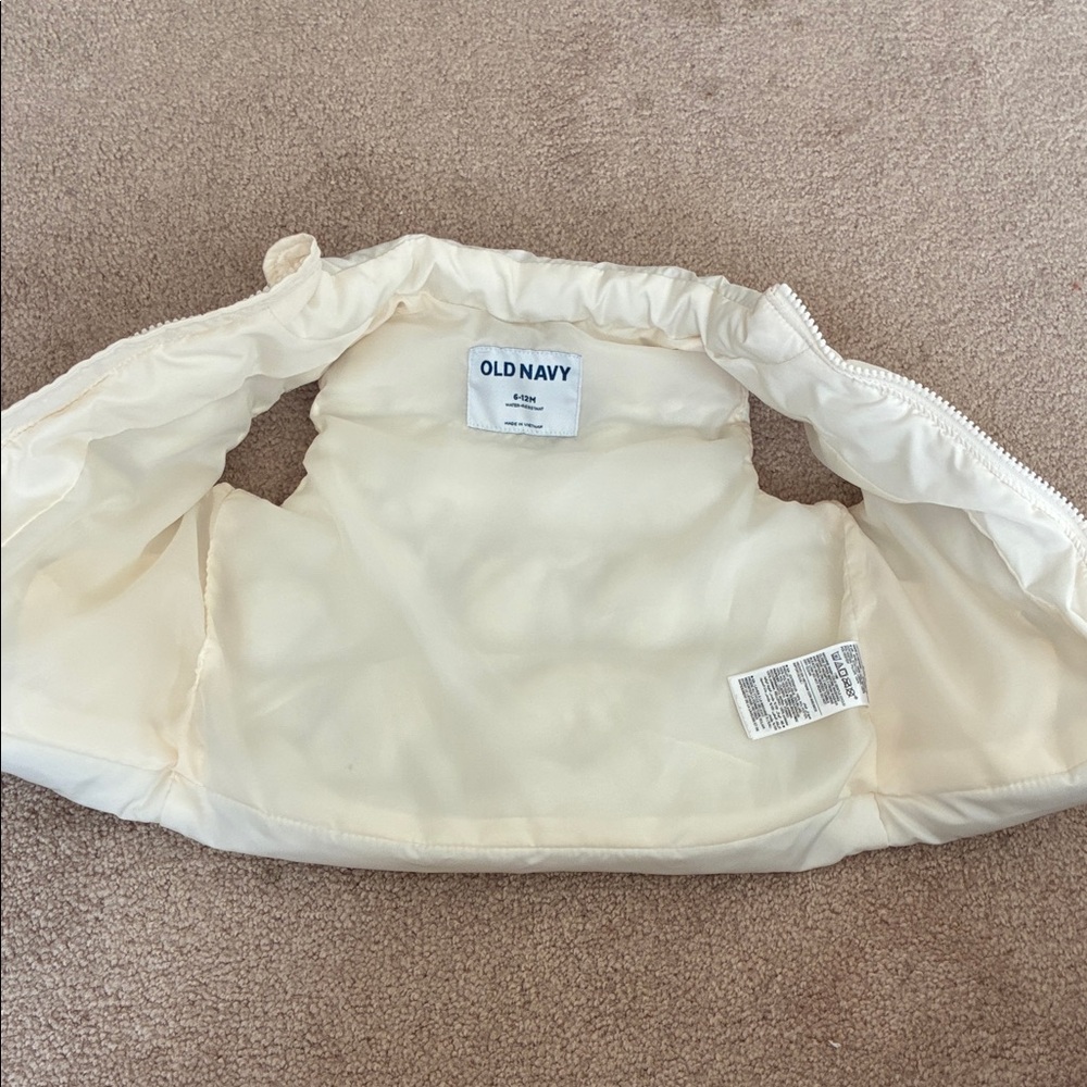Cream Puffer Vest - Picture 4 of 6